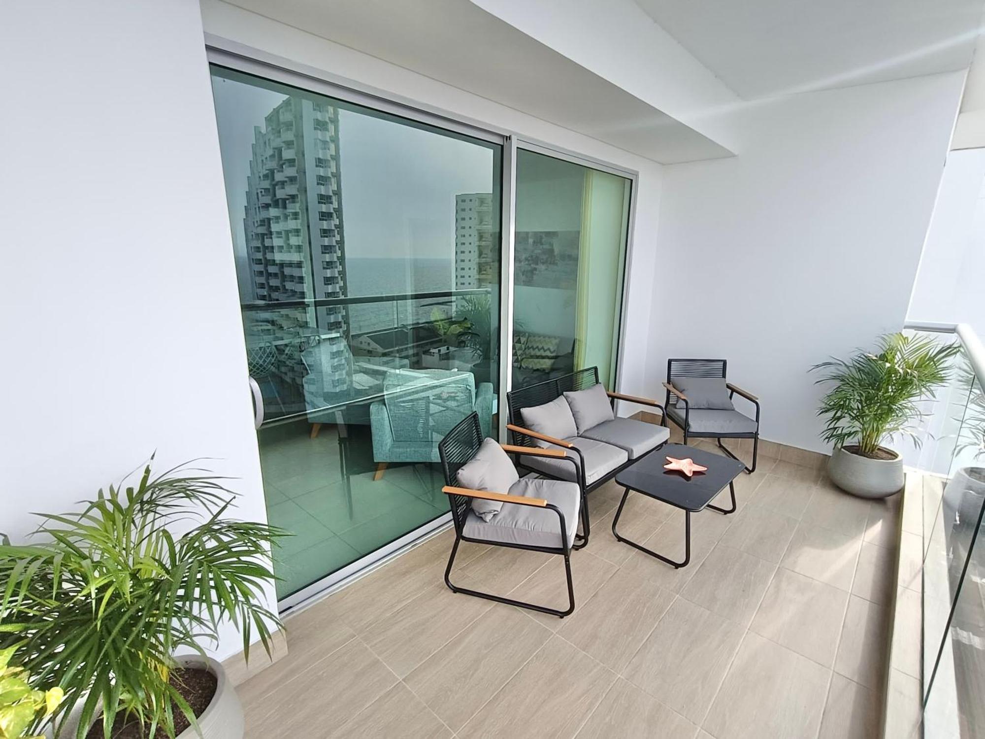 Duplex En Cerca A Playa/casco Histórico *